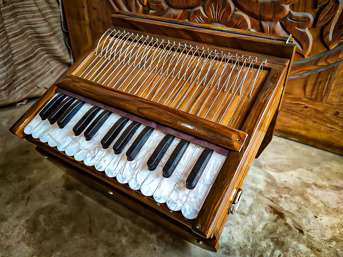 Mini harmonium deals online