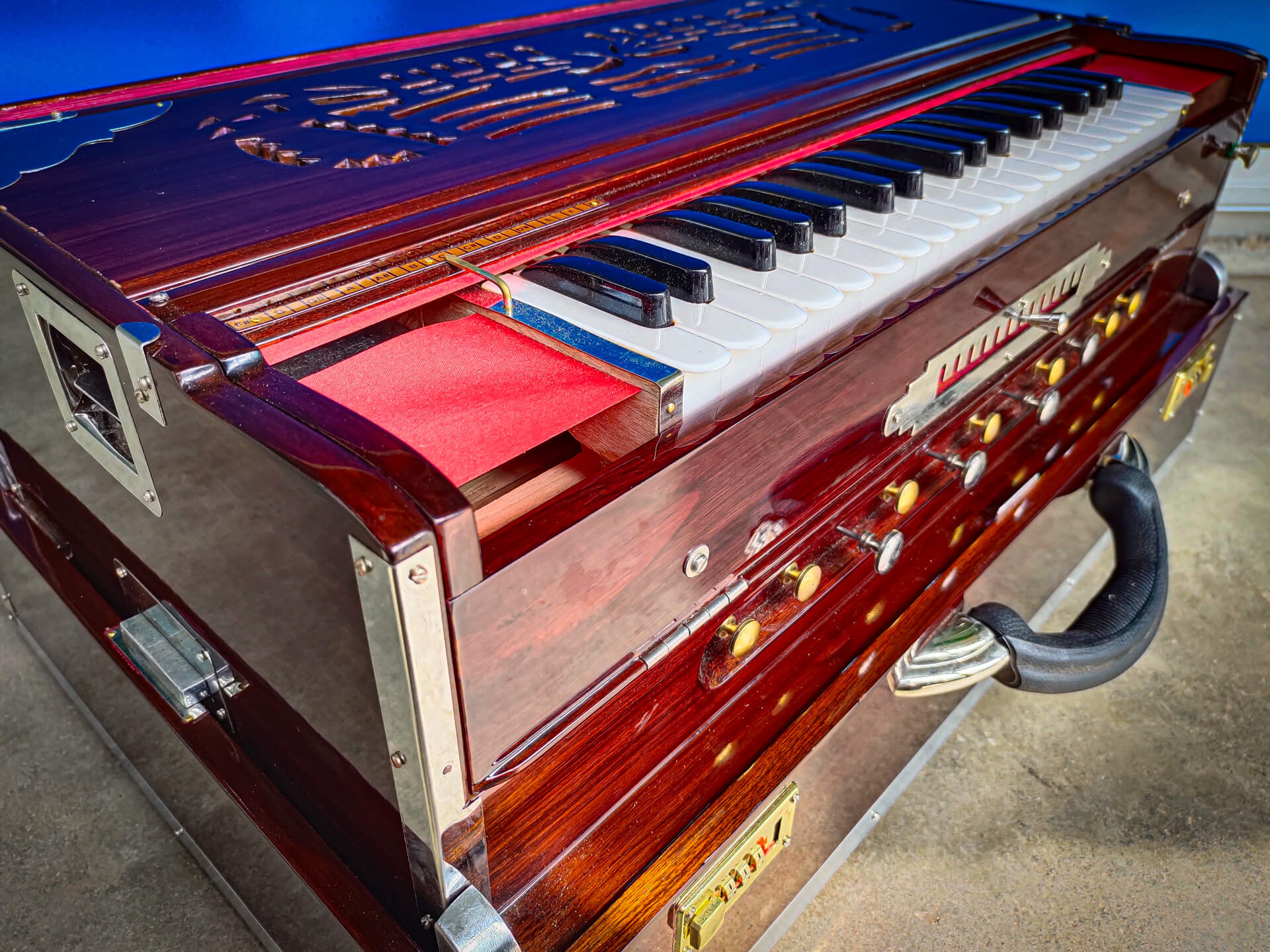 Dad's Harmonium ! | Art album, Music images, Music aesthetic